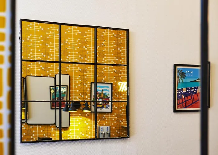 냅 바이 해피컬처 호텔 니스